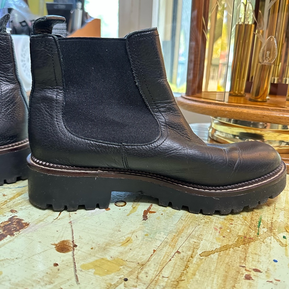 Caslon miller Chelsea black leather boots women’s size 6.5 width M - Picture 6 of 8